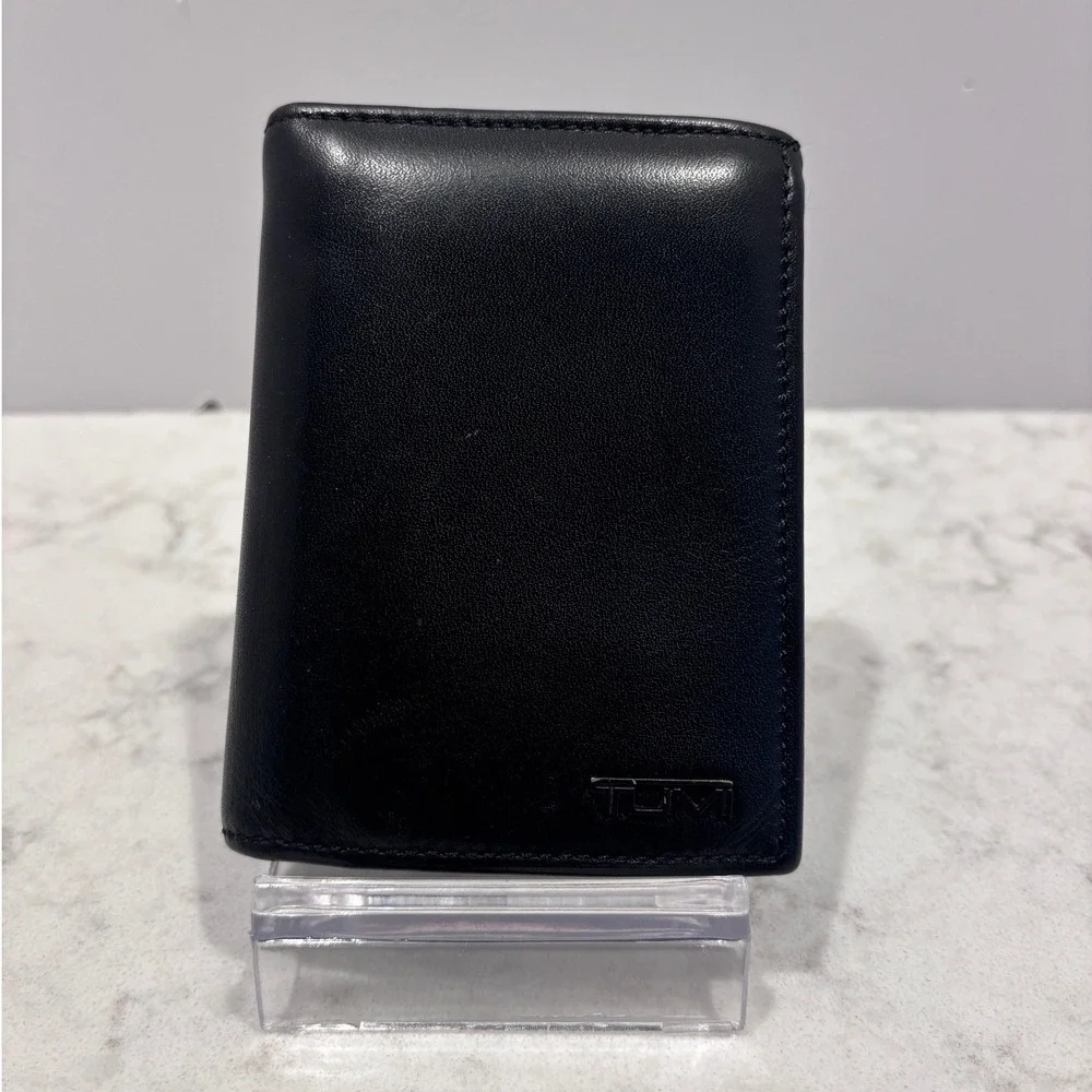 Tumi Mens Black Leather Bifold Wallet ID Window Card Case Minimalist Carry